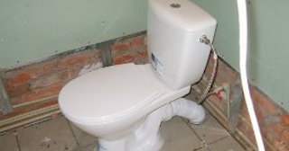 Установка приставного унитаза в Костроме - монтаж и подключение, СантехДомКст от 5152 рублей